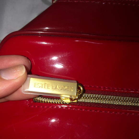 Estee Lauder - Picture 2 of 7